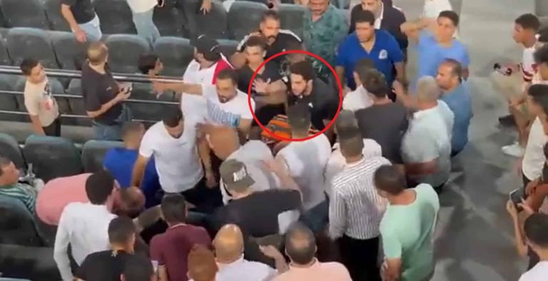 فيديو الموقف البطولي لحارس الأهلي الذي أنقذ حياة مشجع الزمالك مصطفى شوبير ينقذ مشجع
