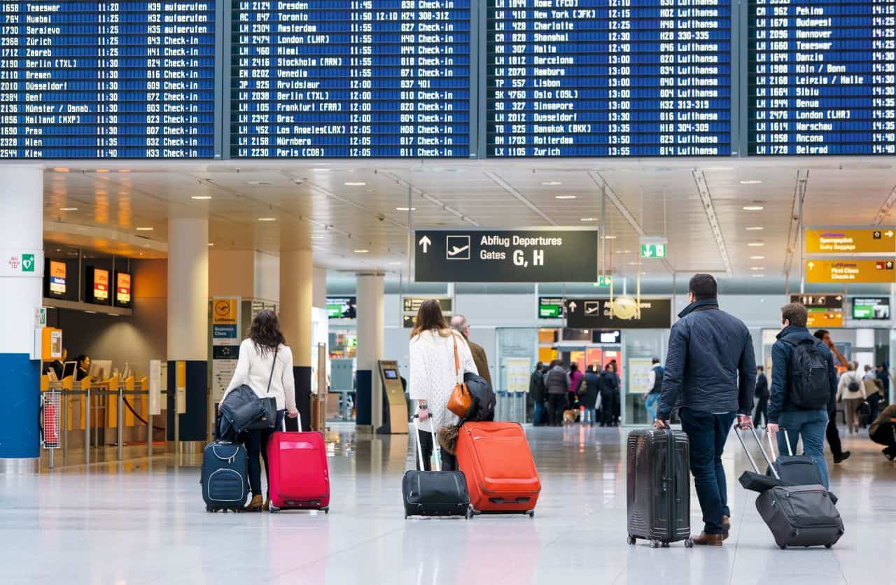 تحاول شركات الطيران في أوروبا تجنب الفوضى التي أعقبت عام 2022