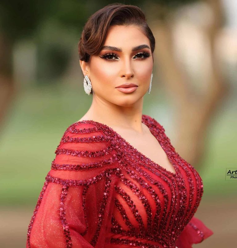 روجينا في مهرجان العلمين تدخل خط المنافسة في التعري بإطلالة جريئة على طريقة إليسا! روجينا في مهرجان العلمين تدخل خط المنافسة في التعري على طريقة إليسا (فيديو)
