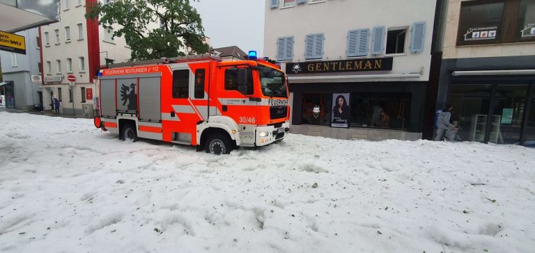 طقس أوروبا: عاصفة بَرَد ضربت مدينة ريوتلنجن بجنوب غرب ألمانيا