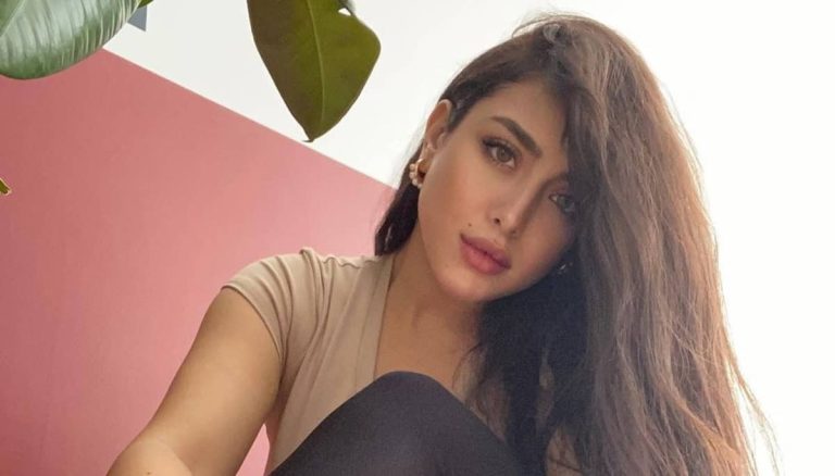 هيا مرعشلي بملابس الصلاة