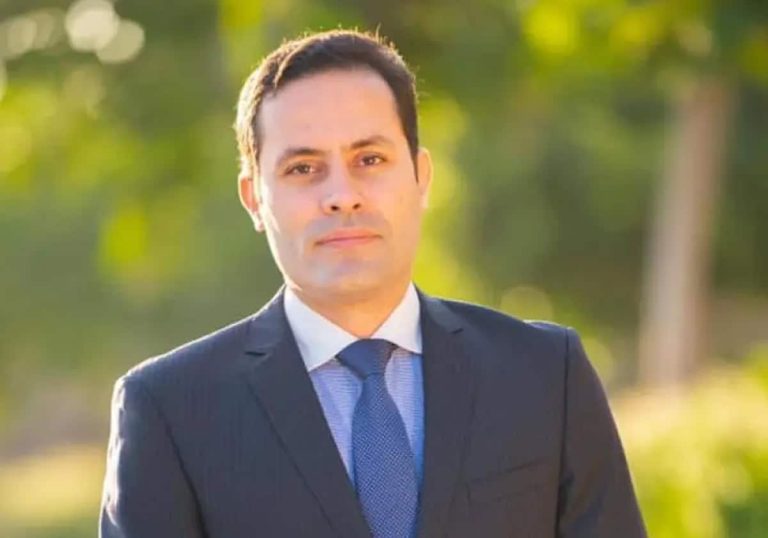 أمن السيسي يعتدي على أحمد الطنطاوي.. الداخلية تُبرر بعد انتشار الفيديو أمن السيسي يعتدي على أحمد الطنطاوي.. الداخلية تُبرر بعد انتشار الفيديو