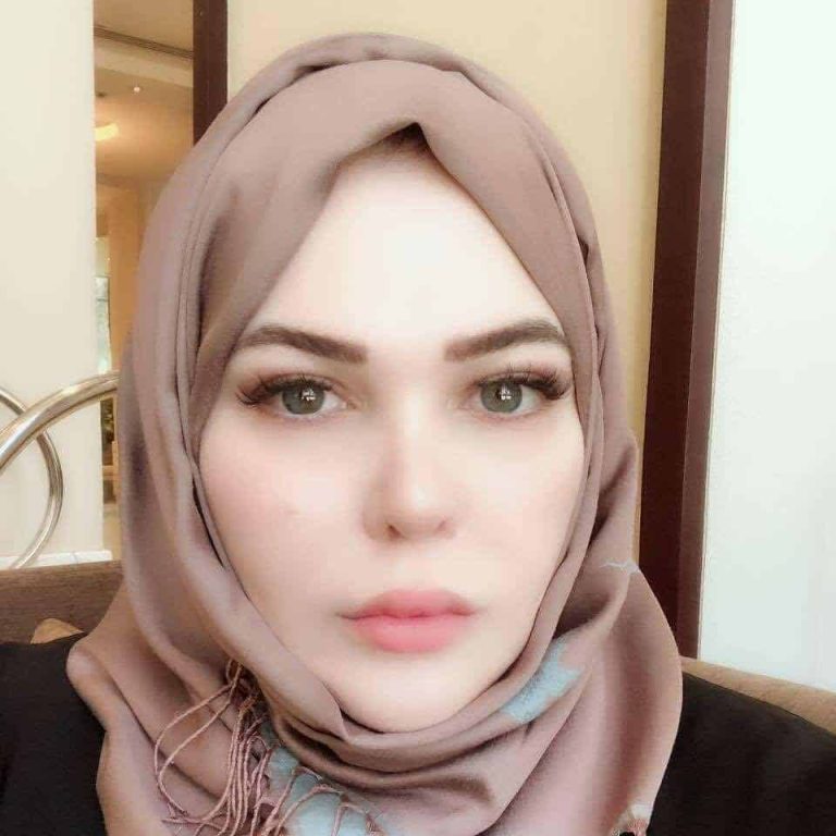 احسان الفقيه “عاشقة آل سعود” تهاجم الإعلام العربي الذي يقوده “مسوخ القوم” احسان الفقيه