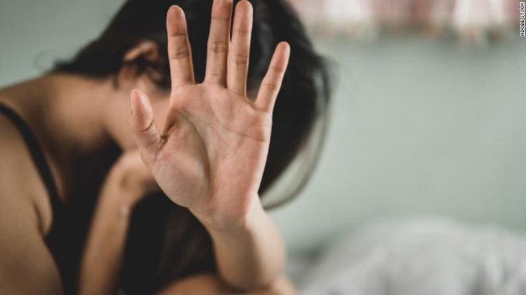 “الاحتشام والعري”.. الاعتداءات الجنسية بالمجتمعات الغربية تنسف الأكاذيب العلمانية والليبرالية في بلادنا! اعتداء جنسي - صورة تعبيرية