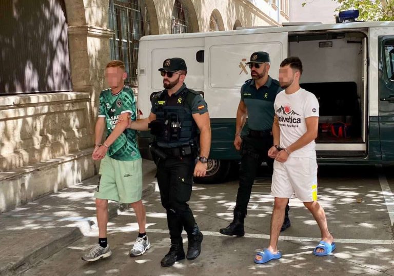 وثقوا فعلتهم بالفيديو.. اغتصاب جماعي لسائحة بريطانية في إسبانيا