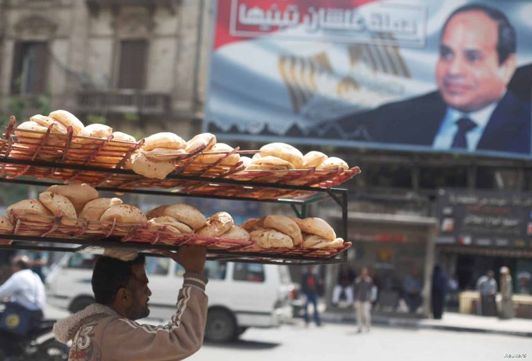 خبير اقتصادي مصري: الدولار سيعاود الإرتفاع لـ”18″ جنيها نهاية الشهر الحالي لهذه الأسباب اقتصاد مصر