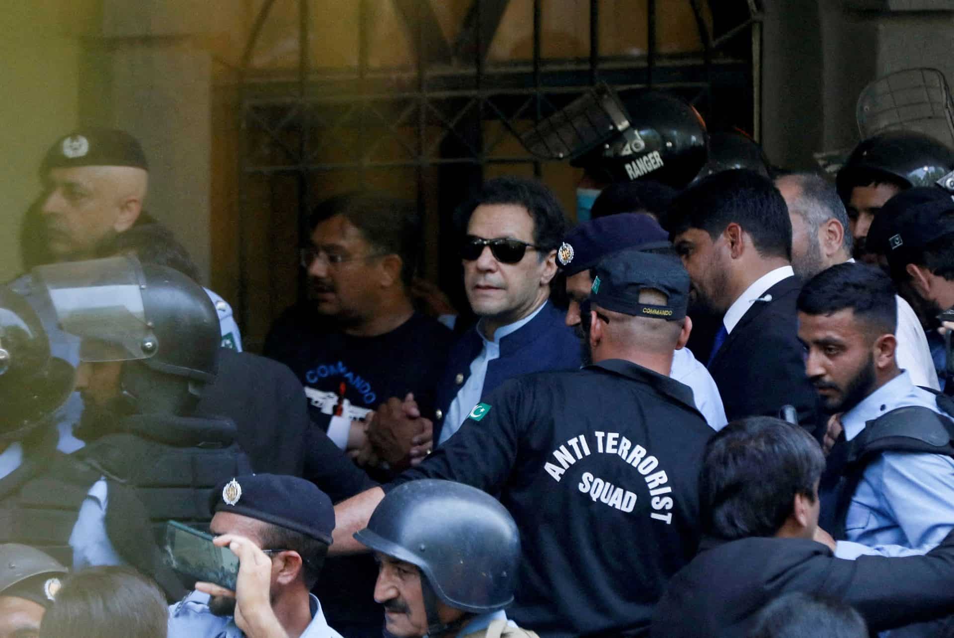 إسقاط تهمة التحريض على العصيان المدني عن عمران خان