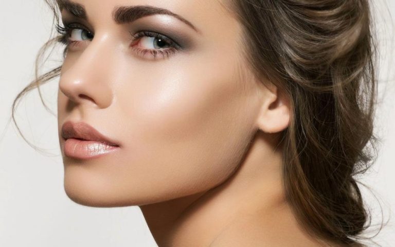 المرأة فاتنة الجمال