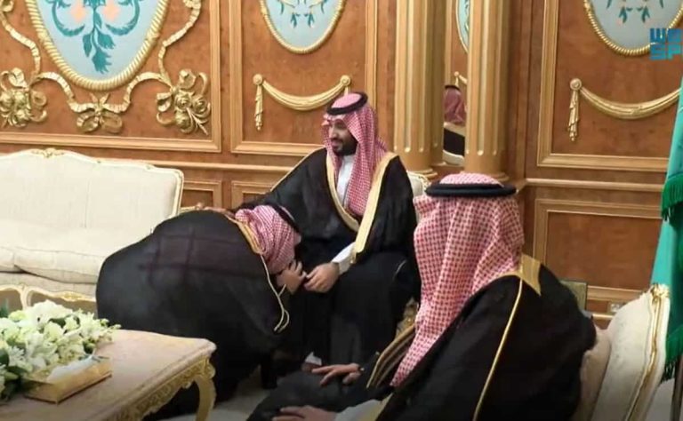"طَبل تَسْلَم".. هكذا نشر محمد بن سلمان "العبودية الحديثة" في السعودية