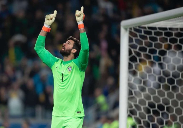 النصر السعودي وحارس ليفربول