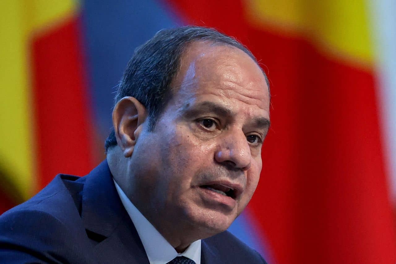 خطط السيسي لتزويد روسيا خصم أوكرانيا سرا بـ 40 ألف صاروخ