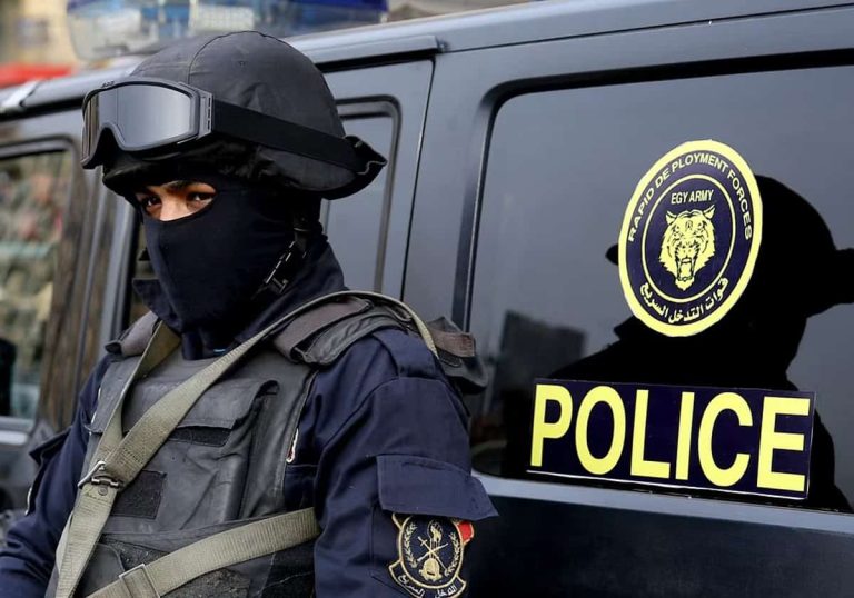 بعد حادثة المنيا.. ضابط مصري يقتل مواطنا بعد تعذيبه في القاهرة بعد حادثة المنيا.. ضابط مصري يقتل مواطن بعد تعذيبه في القاهرة