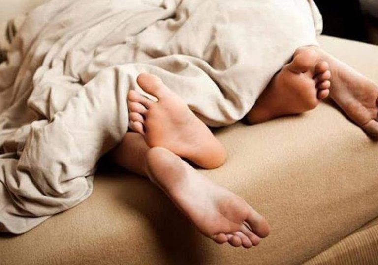 طلب مقابلة أسماء الأسد.. فيديو جنسي مشين لضابط سوري كبير مع زوجة زميله طلب مقابلة أسماء الأسد.. فيديو جنسي مشين لضابط سوري كبير مع زوجة زميله