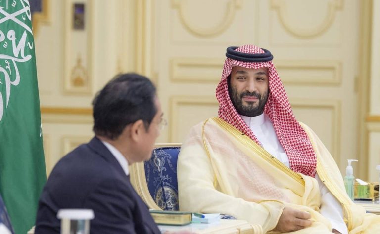 أعباء ثقيلة تنتظر السعوديين.. تكاليف الاقتراض تضرب رؤية محمد بن سلمان في مقتل أعباء ثقيلة تنتظر السعوديين.. تكاليف الاقتراض تضرب رؤية محمد بن سلمان في مقتل