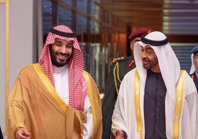قمع واستبداد وعسكرة.. كيف يعيد ابن سلمان وابن زايد تشكيل هويتي السعودية والإمارات؟ قمع واستبداد وعسكرة.. كيف يعيد ابن سلمان وابن زايد تشكيل هويتي السعودية والإمارات؟