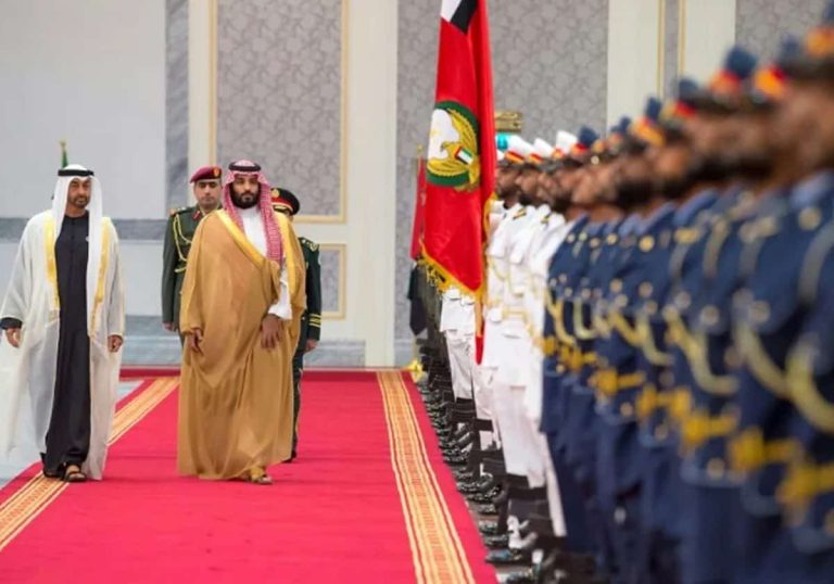 هكذا يسعى ابن زايد لإسقاط ابن سلمان عبر بوابة اليمن بعدما خرج عن سيطرته هكذا يسعى ابن زايد لإسقاط ابن سلمان عبر بوابة اليمن بعدما خرج عن سيطرته