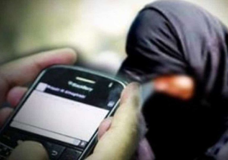 ابتزاز وصور مثيرة تنشرها فتاة عمانية.. تفاصيل أغرب قضية تهز السلطنة منذ سنوات