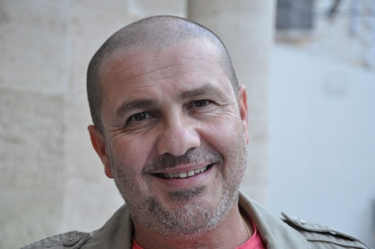 نضال سيجري