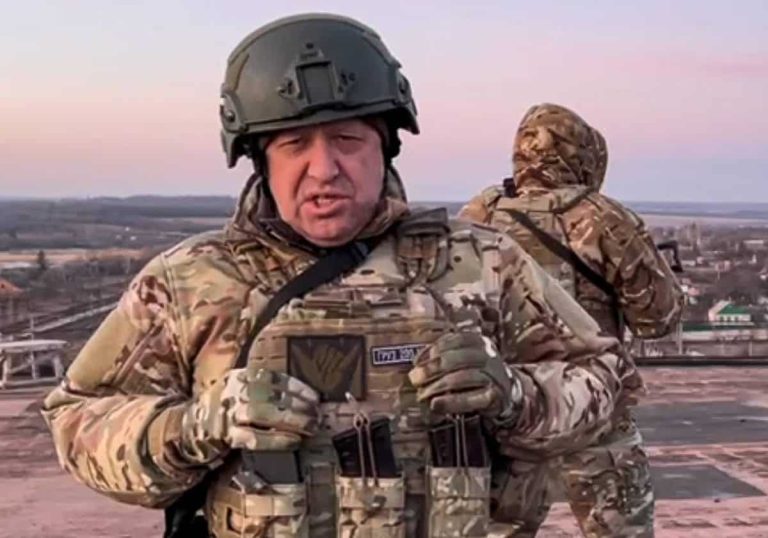 هل ما زال بريغوجين على قيد الحياة حقا؟.. فيديو جديد لقائد فاغنر يثير بلبلة هل ما زال بريغوجين على قيد الحياة حقا؟.. فيديو جديد لقائد فاغنر يثير بلبلة