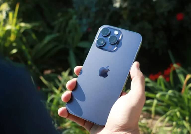 إنزال جوي لأجهزة iPhone 15s بطائرة هليكوبتر في أحد متاجر تركيا (فيديو) إنزال جوي لأجهزة iPhone 15s بطائرة هليكوبتر في أحد متاجر تركيا (فيديو)