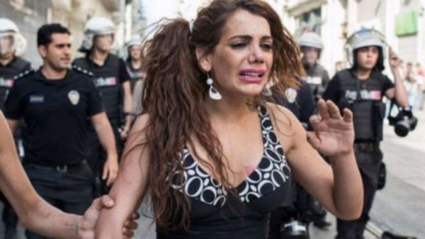 العثور على أشهر متحولة جنسياً في تركيا مقتولة في إحدى الغابات شهر متحولة جنسياً في تركيا، هاندة كدر