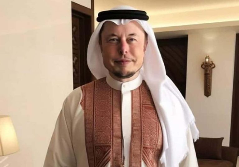 “الشيخ إيلون ماسك”.. صورة الملياردير الأمريكي بالزي الخليجي تثير جدلاً كبيراً فما قصتها؟! (شاهد) الشيخ إيلون ماسك.. صورة للملياردير الأمريكي بالزي الخليجي تثير جدلاً كبيراً.. ما قصتها؟! (شاهد)