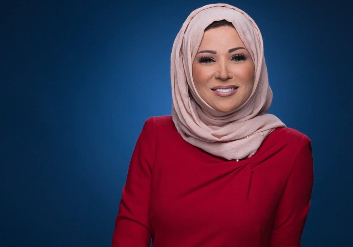 خديجة بن قنة كما لم تشاهدها من قبل في “قفشات من داخل غرفة المكياج” (شاهد) خديجة بن قنة كما لم تشاهدها من قبل في "قفشات من داخل غرفة المكياج"