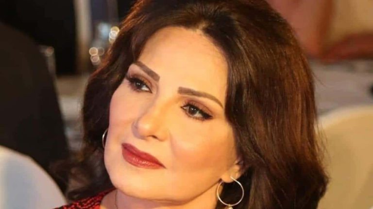الفنانة الأردنية عبير عيسى