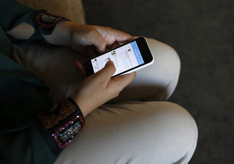 "دولة بوليسية جديدة".. الكويت تتجه لحظر مكالمات الواتساب لتسهيل التنصت على المواطنين (فيديو)