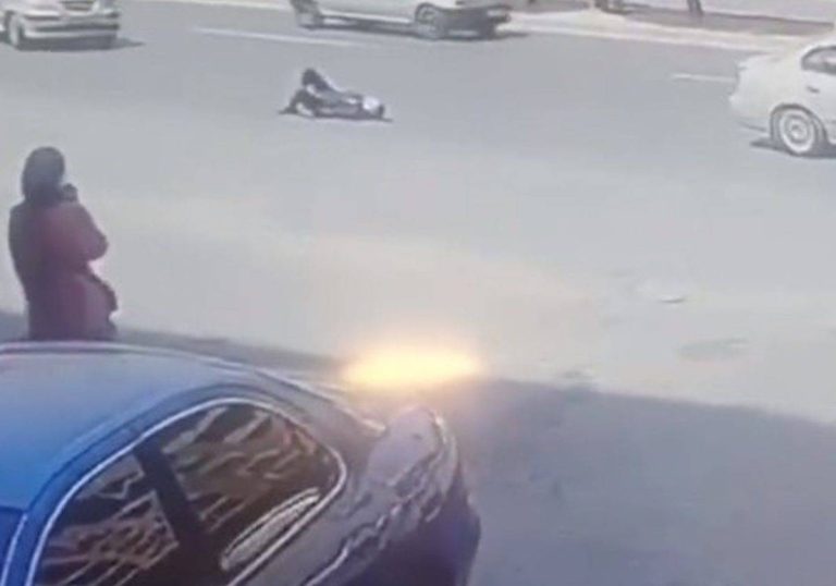 فيديو صادم لحادثة دهس مفتعلة في الأردن وتحذير للطلبة الكويتيين فيديو صادم لحادثة دهس مفتعلة في الأردن وتحذير للطلبة الكويتيين