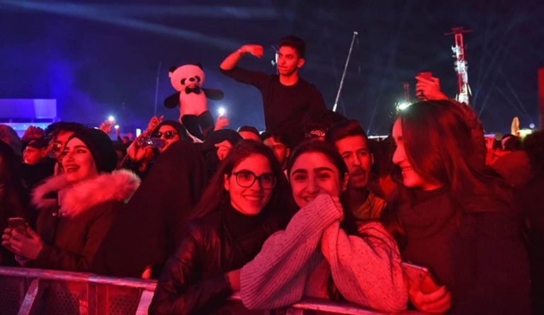 ذا صن: حفلات “هذيان” سرية مع شرب الخمر والمخدرات في السعودية بتجاهل رسمي تام! حفلات هذيان في السعودية