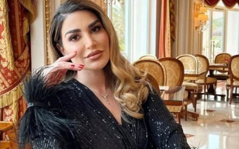 سارة نخلة