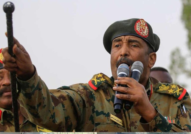 مرتزقة يمنيون في صفوف الدعم السريع.. هل قصد البرهان ميليشيا الإمارات؟ مرتزقة يمنيون في صفوف الدعم السريع.. هل قصد البرهان ميليشيا الإمارات؟