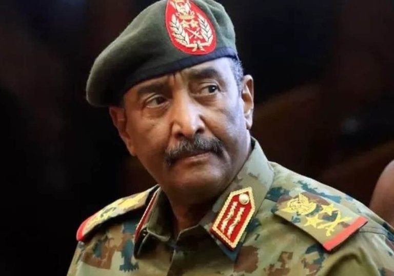 سبب اعتذار الكويت عن عدم استقبال عبدالفتاح البرهان.. وقطر تدخل على الخط