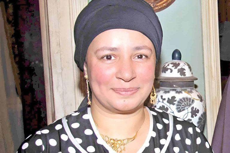 جمهور عبلة كامل يحتفل بعيد ميلادها.. ونقيب الممثلين يحبطهم بما كشفه!