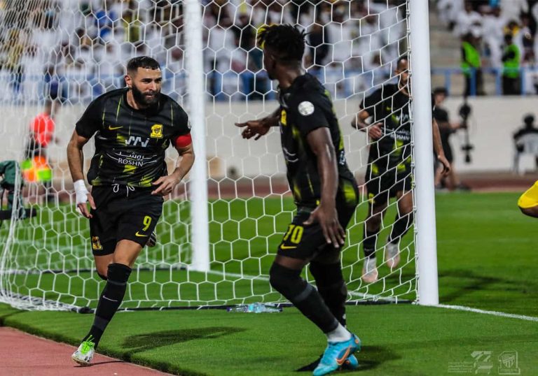 كريم بنزيما لاعب الاتحاد السعودي