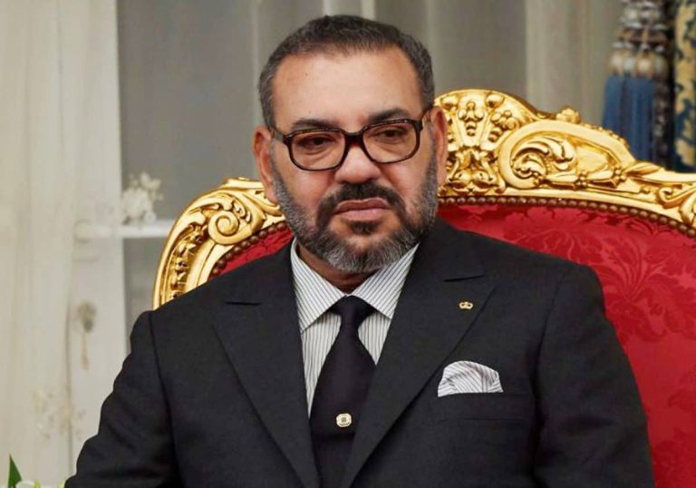 مغربي يُحرج الملك محمد السادس على الملأ عقب زلزال المغرب المدمر مغربي يُحرج الملك محمد السادس على الملأ عقب زلزال المغرب المدمر