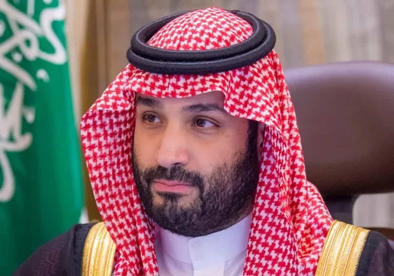 نجل محمد بن سلمان الأصغر يرقص على الشيلات في حفل زفاف أمير.. فيديو أشعل الجدل هذه حقيقته!