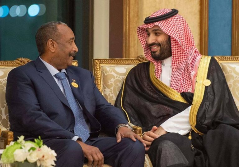 برعاية محمد بن سلمان.. “البرهان” و”حميدتي” في السعودية بشكل سري لبدء مفاوضات حل الصراع برعاية محمد بن سلمان.. "البرهان" و"حميدتي" في السعودية بشكل سري لبدء مفاوضات حل الصراع