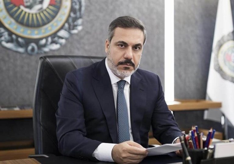 هاكان فيدان يهدد الولايات المتحدة: ما رأيتموه من العشائر العربية في سوريا مجرد بداية فقط! (شاهد) هاكان فيدان يهدد الولايات المتحدة: ما رأيتموه من العشائر العربية في سوريا مجرد بداية فقط!