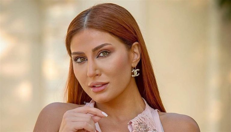 هبة نور في استعراض بذيء لصدرها ومؤخرتها من الجيم (فيديو)
