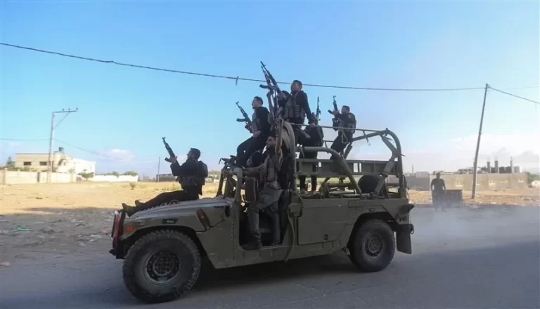 المقاومة تأسر مجندة على قيد الحياة وتحضرها لقطاع غزة (شاهد) المقاومة تأسر مجندة على قيد الحياة وتحضرها لقطاع غزة (شاهد)