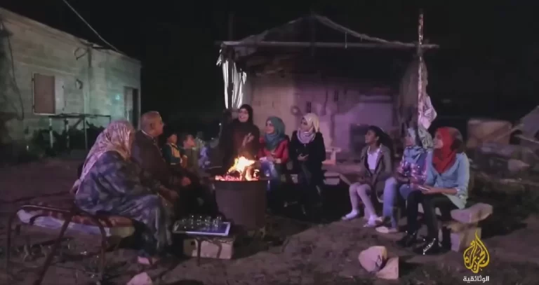وائل الدحدوح برفقة عائلته