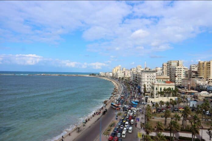 حذر عالم الفضاء المصري عصام حجي، من كارثة تهدد مدناً عربية بسبب ضغوط مناخية وبيئية متزايدة، وفق دراسة مشتركة بين جامعتي "ميونخ" الألمانية و"كاليفورنيا" الأمريكية