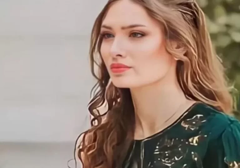 الأميرة هالة النور بنت هاشم تشعل مواقع التواصل بإطلالة عفوية من داخل المدرسة (شاهد)