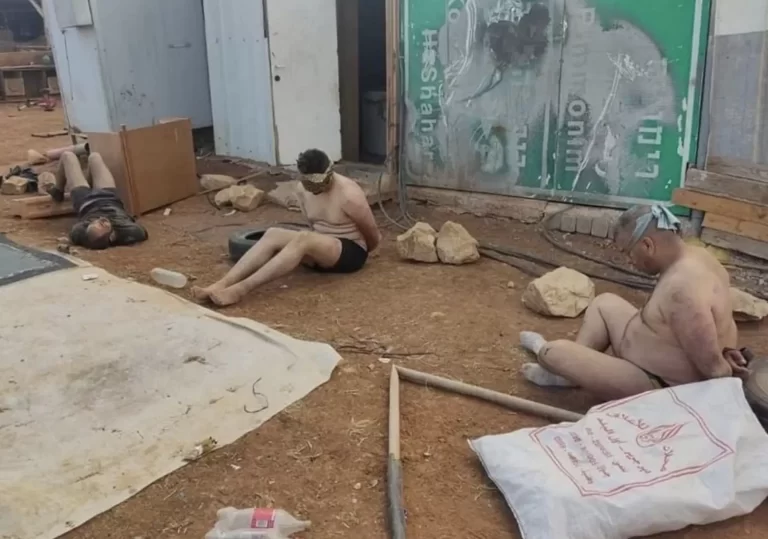 جنود ومستوطنون ينكلون بـ3 فلسطينيين قرب رام الله