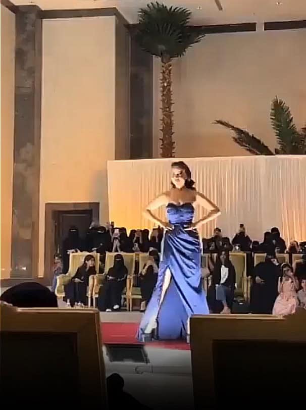 عرض أزياء سكاكا السعودية