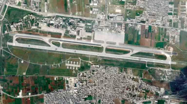 لحظة استهداف مطاري دمشق وحلب بقصف إسرائيلي وطائرة عبد اللهيان تغير مسارها قصف مطاري دمشق وحلب