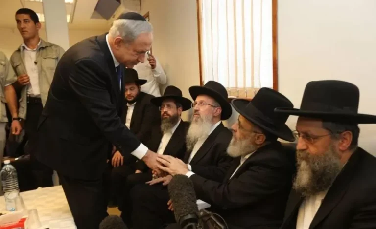 إعلامي فلسطيني: حرب الغرب على فلسطين دينية وخيرة الشباب المسلم في معتقلات حكام العرب نتنياهو وحاخامات إسرائيل