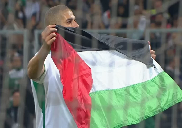 الجزائري إسلام سيلماني يحتفل بهدفه برفع العلم الفلسطيني في تصفيات كأس العالم 2026 (فيديو) إسلام سيلماني
